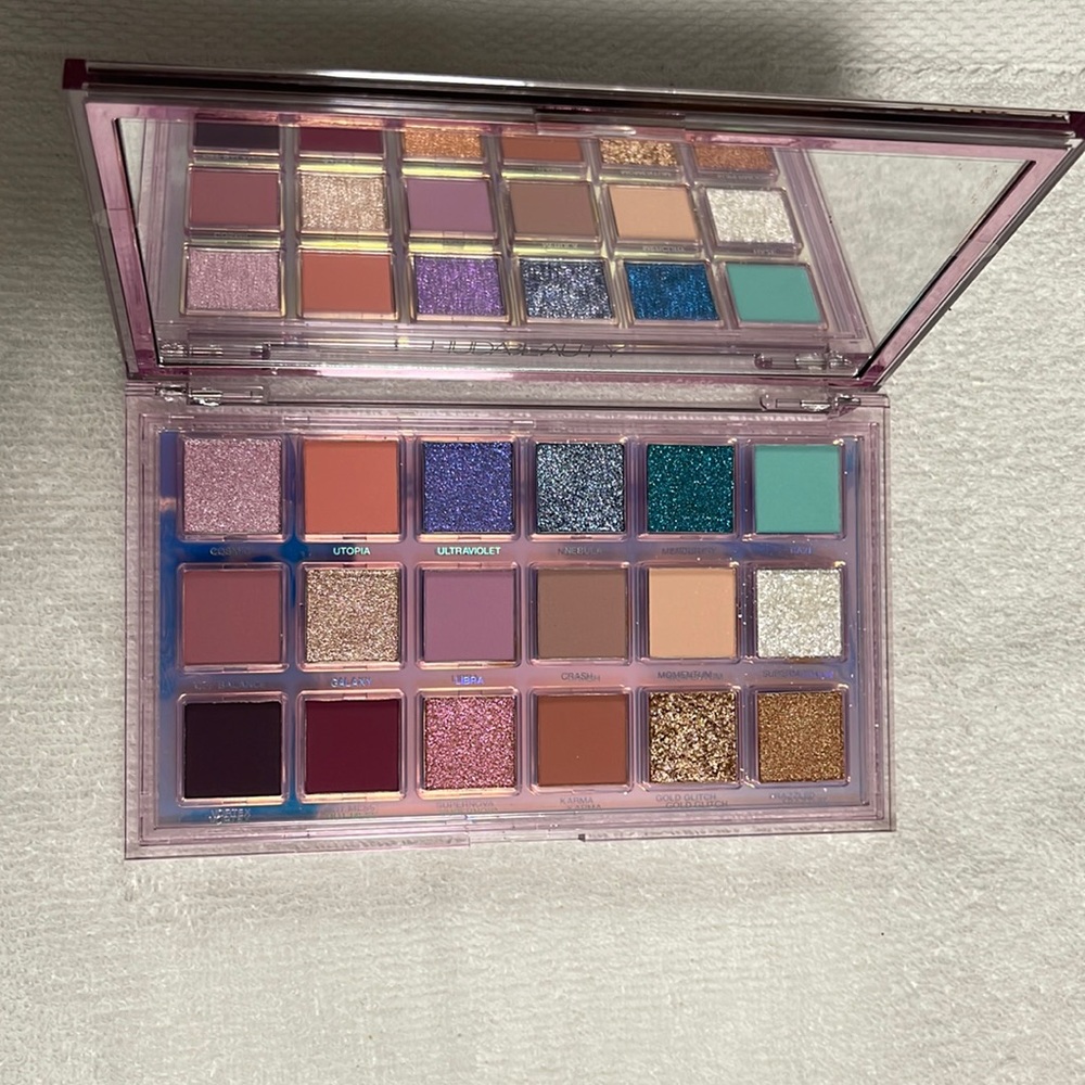 HUDA Beauty Eyeshadow Palette